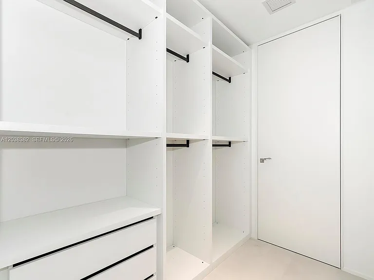 1000 Biscayne Blvd #2002 — Photo 33
