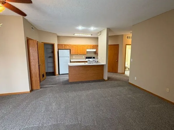 1820 S 13th Ave E #A, Newton, IA 50208