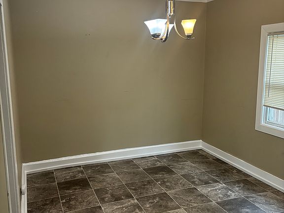 5th image of 207 Woodlawn Ave