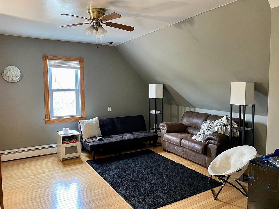Bright Living Room, Tall Ceilings