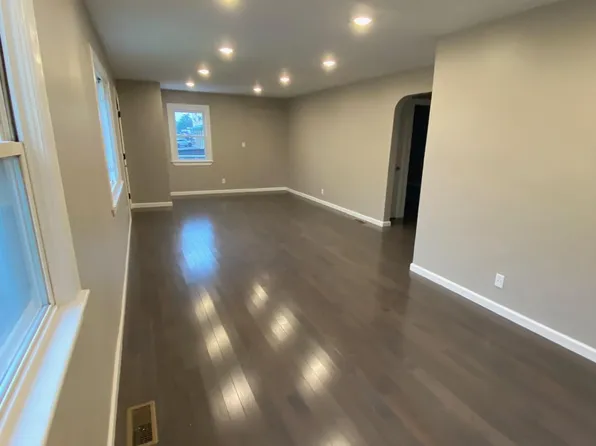 79 E Ridgewood Ave, Paramus, NJ 07652