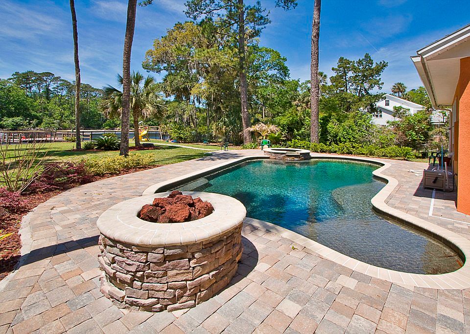1st image of 15 Palm Ln