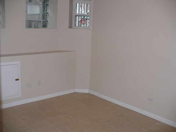 5th image of 1326 N Maplewood Ave