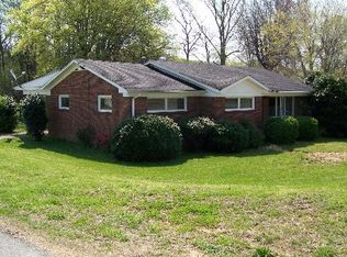 313 Sevier St, Waynesboro, TN 38485