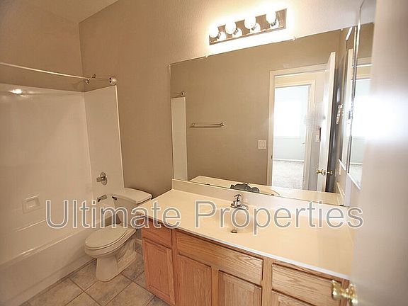 4th image of 11808 W Cambridge Ave