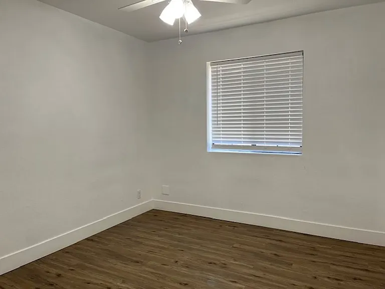 21440 Santa Barbara Dr — Photo 13