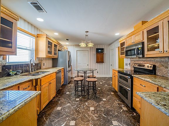 3rd image of 113 Homer Dr
