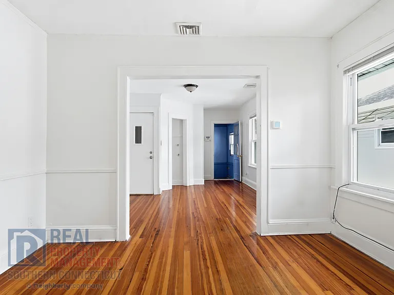 92 Aldine Ave #2 — Photo 9