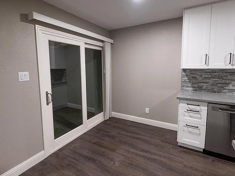 323 Montrose Dr #A — Photo 4