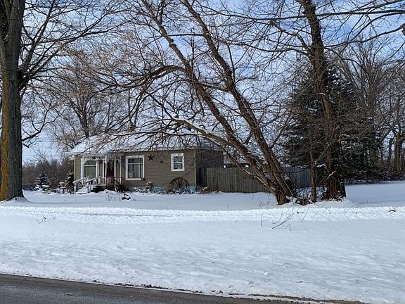 2nd image of 297 N Main St