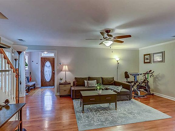 4th image of 2066 Carr Ave