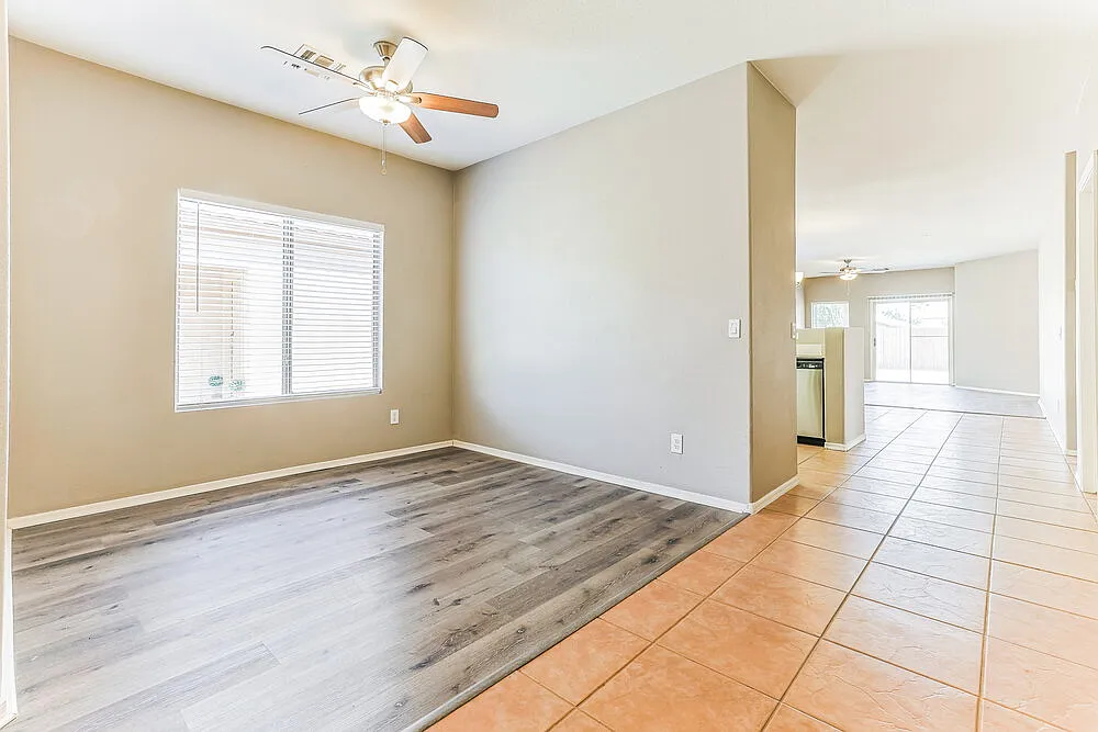 3 bed, 2.0 bath, 1909 sqft, $1,905 — Photo 3