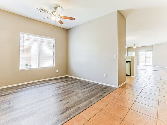 3rd image of 30225 N Royal Oak Way
