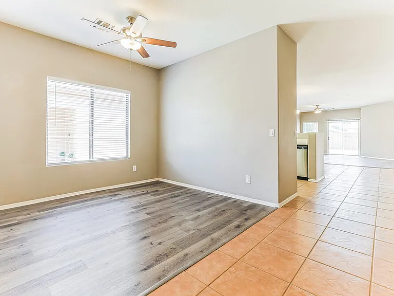 30225 N Royal Oak Way — Photo 3
