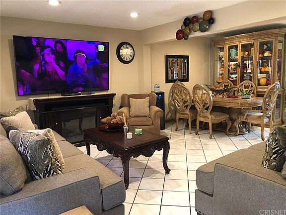 2nd image of 7422 Hazeltine Ave APT 3