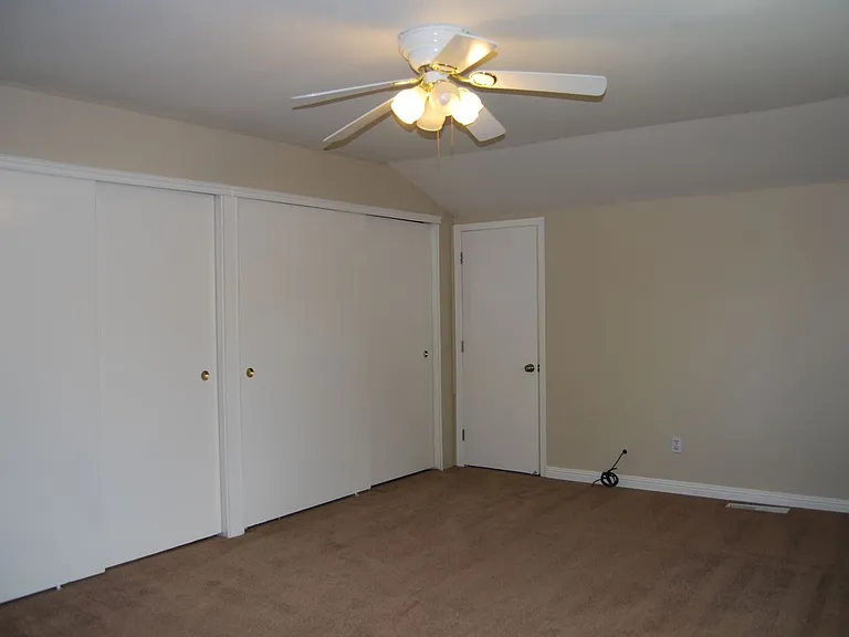 4935 Golden Springs Dr — Photo 15