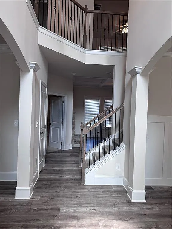 5 bed, 3.0 bath, 3184 sqft, $3,000 — Photo 3