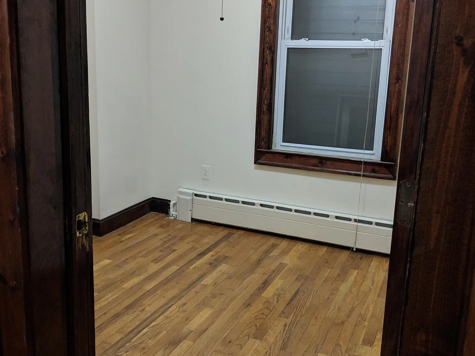 3 bed, 800 sqft, $775 — Photo 1