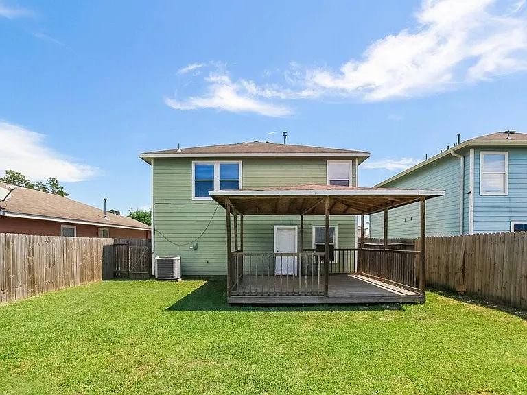 21243 Linden House Ct — Photo 24