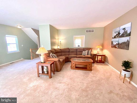 5th image of 256 Camerton Ln