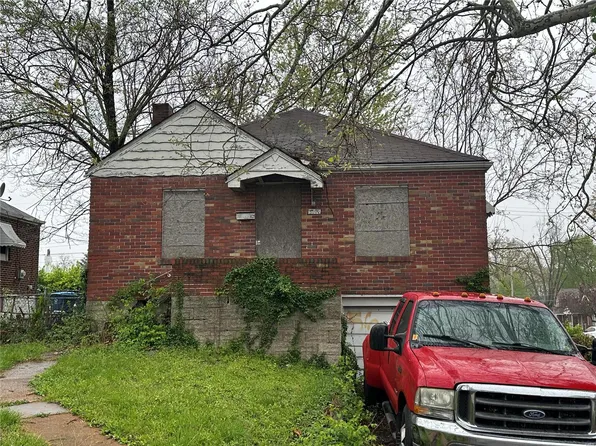 5500 Fair Ridge Ct, Saint Louis, MO 63136