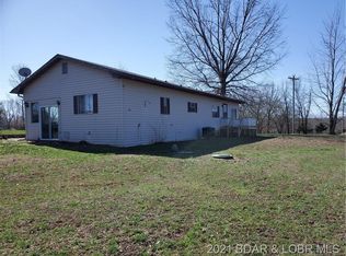 44 Country Meadows Dr, Linn Creek, MO 65052