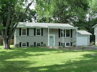 8 Pearson Dr, Fairview Heights, IL