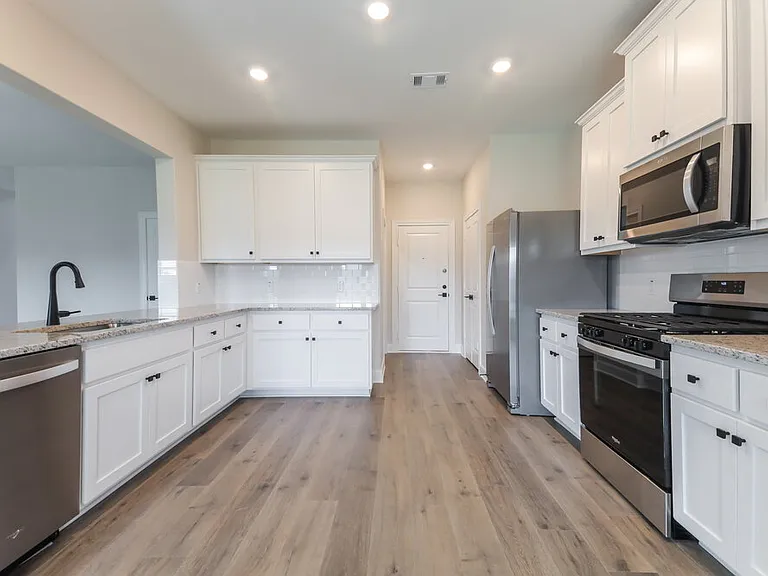 709 Princeton Hts — Photo 9