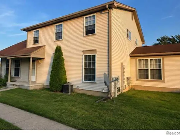 35304 Tall Oaks Dr, Sterling Heights, MI 48312