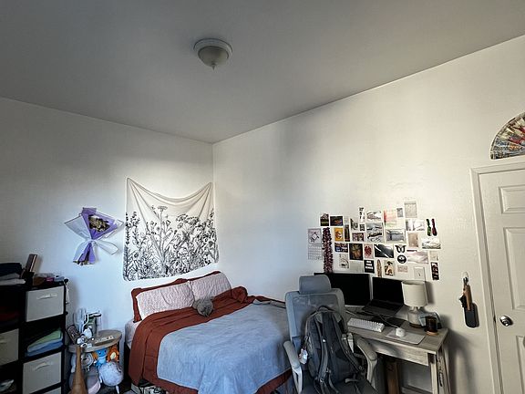 5th image of 1212 W 37th Pl Room C