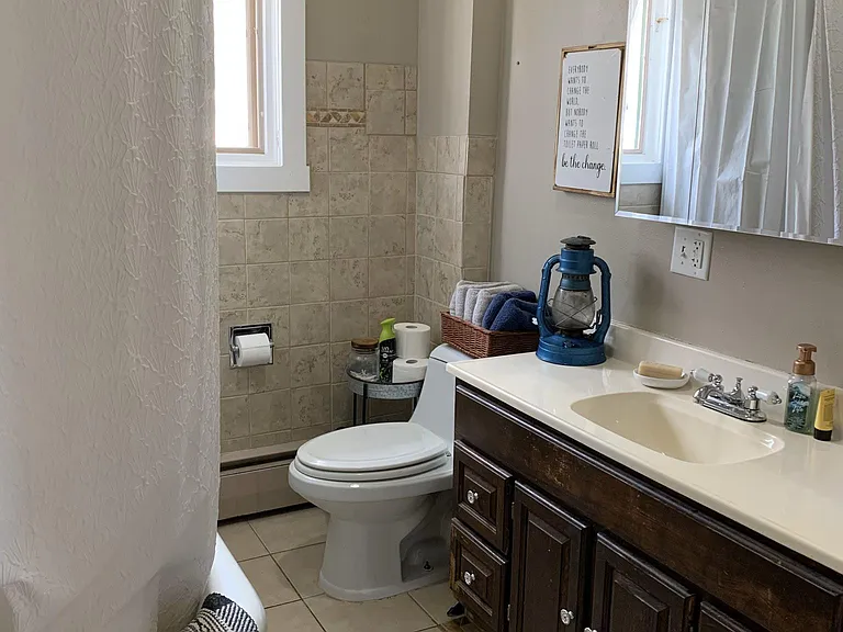 537 Cy Ave — Photo 10