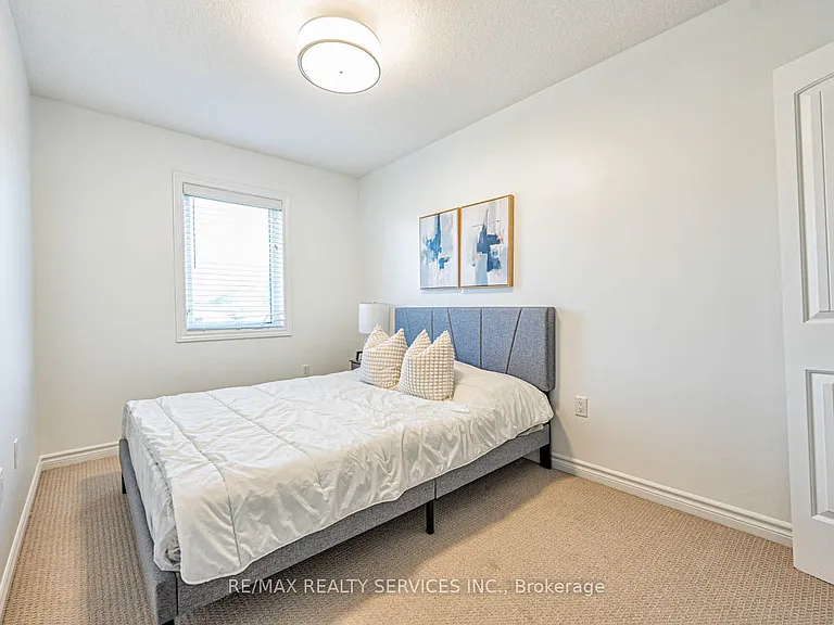 22 Arlington Cres #22 — Photo 16