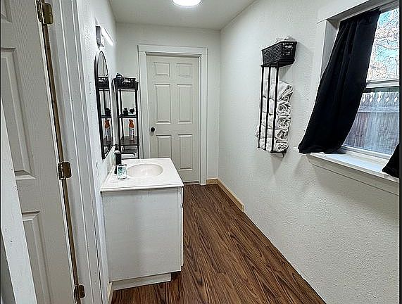 5th image of 106 Gandy St