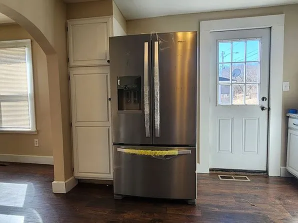 29 Canabas Ave, Waterville, ME 04901
