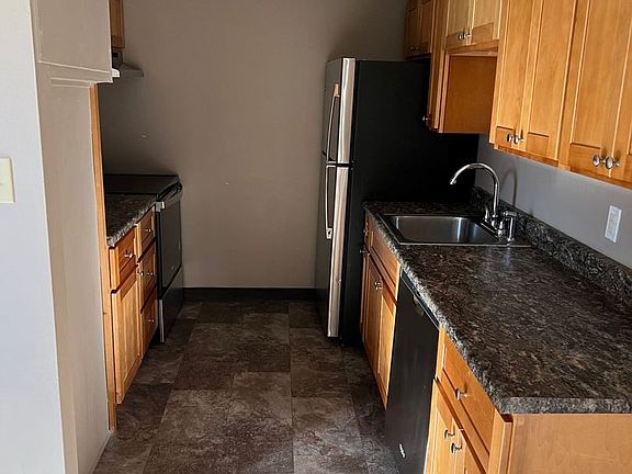 3rd image of 160 Van Giesen St #111