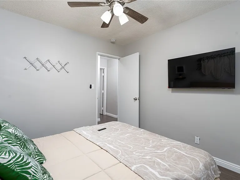 716 N Orange St — Photo 20