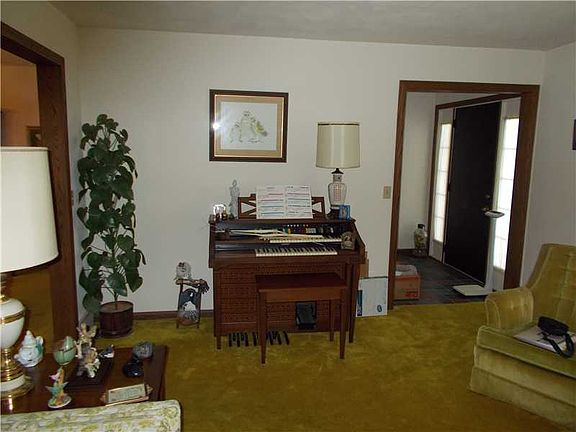4th image of 5102 Dorchester Dr