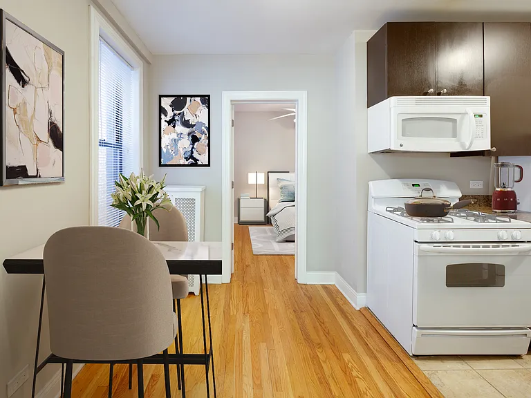 660 W. Barry — Photo 18