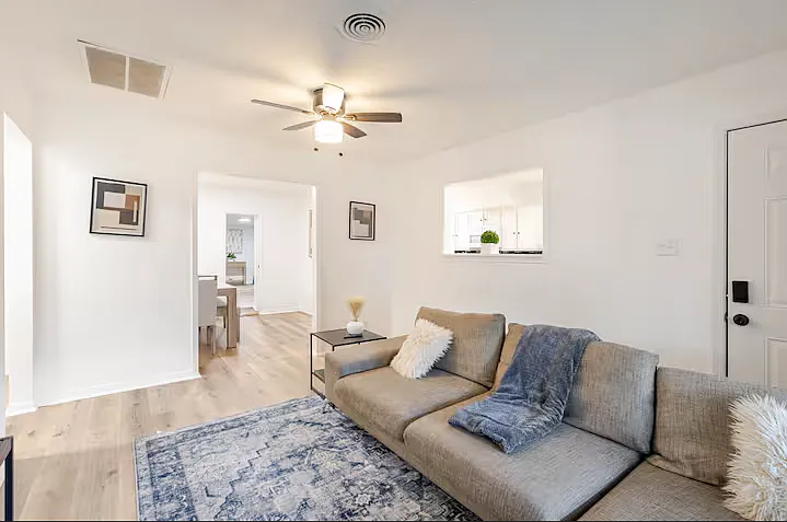 4214 Howcher St — Photo 15