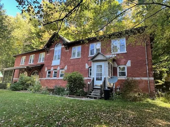 12 Poplar St, Dolgeville, NY 13329