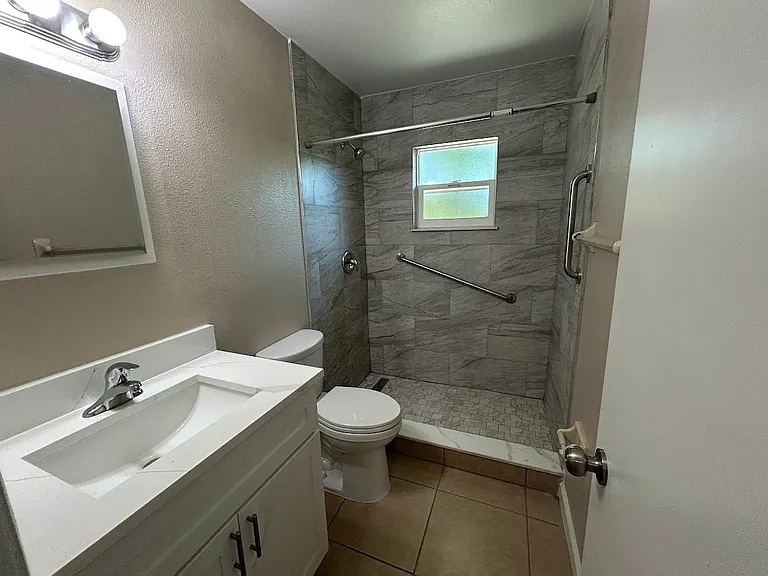 1308 Gilbert Ave #1308 — Photo 5