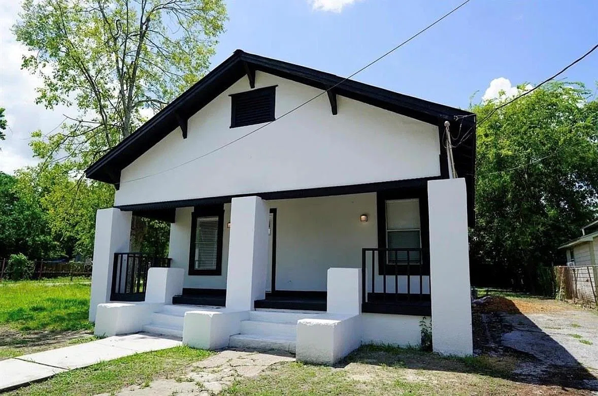 3 bed, 2.0 bath, 936 sqft, $1,700 — Photo 3
