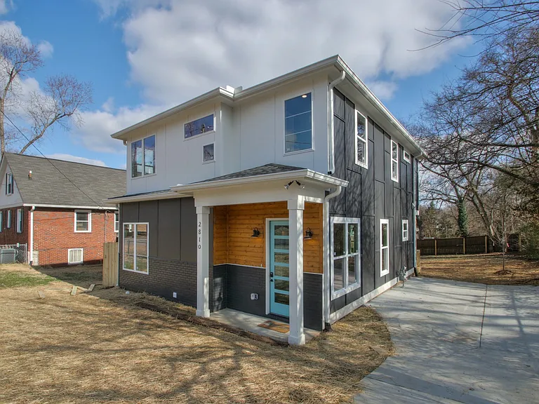 2810 Gear St — Photo 36