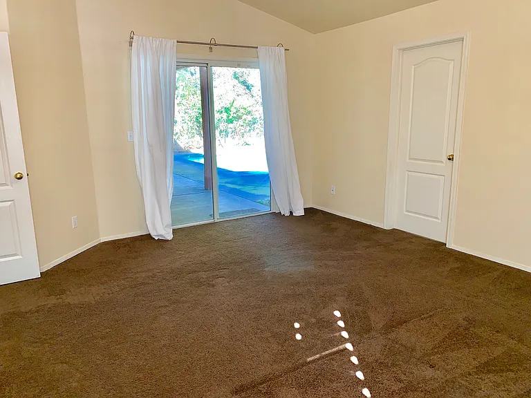 3558 W Escalon Ave — Photo 11