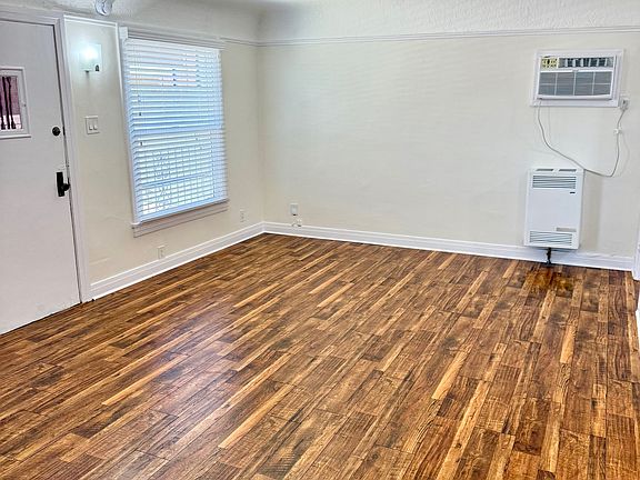 2nd image of 1118 N Coronado St #1118