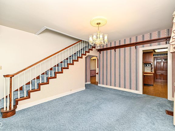 4th image of 507 E 8th St