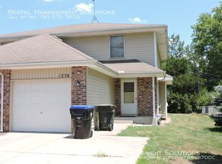1256 SW Burnett Rd, Topeka, KS 66604