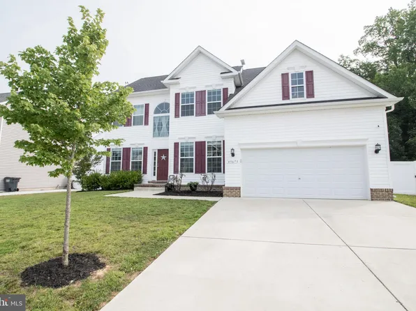 45673 Tennyhill St, California, MD 20619