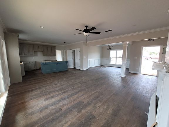 4th image of 215-53 Hollister Dr