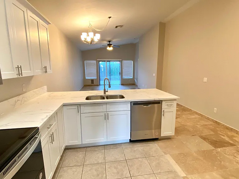 62 S Valencia Pl — Photo 7